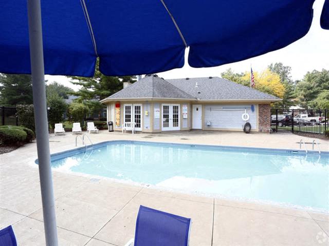 http://cdn.rentcafe.com/dmslivecafe/3/728553/MI _Monroe_OakForestTownhomesApartments_p0735442_4_04_1_PhotoGalleryNew.jpg